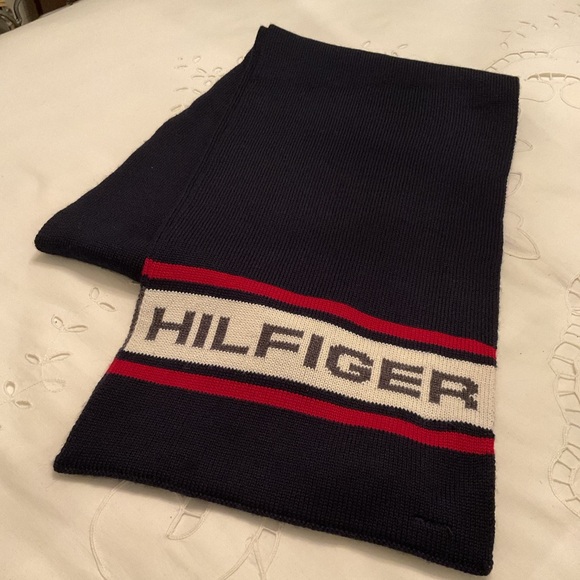 NEW WITHOUT TAGS TOMMY HILFIGER WINTER WOOL/ACRYLIC SCARF 9x62” - Picture 13 of 16